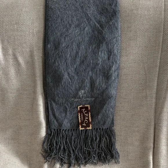 Alpaca Camargo Dark Gray Scarf - Picture 1 of 4